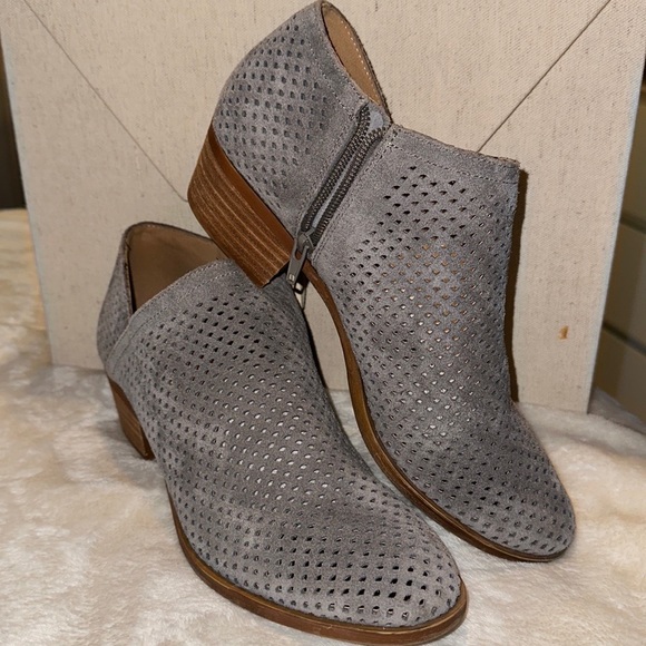 Lucky Brand Baylah Perforated Ankle Booties - Picture 2 of 7